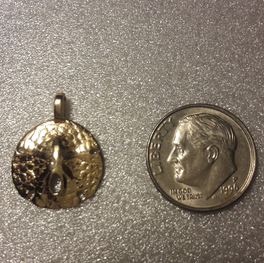 14kt Solid Yellow Gold Sand Dollar Pendant Charm
